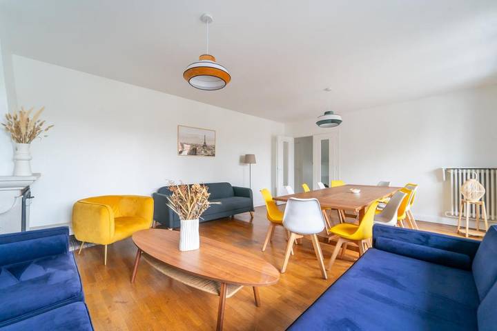 Maison de vacances pour 21 personnes, avec Balcon ainsi que Terrasse et Jardin à Aulnay-sous-Bois