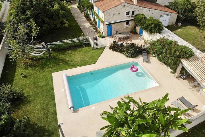 Maison de vacances pour 10 personnes, avec jardin et piscine ainsi que terrasse et jacuzzi