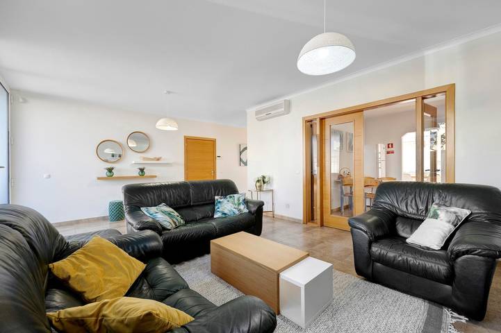Ferienhaus 'Lagos Beach Pool Villa' mit privatem Pool, Wlan und Klimaanlage in Santa Maria, São Gonçalo de Lagos