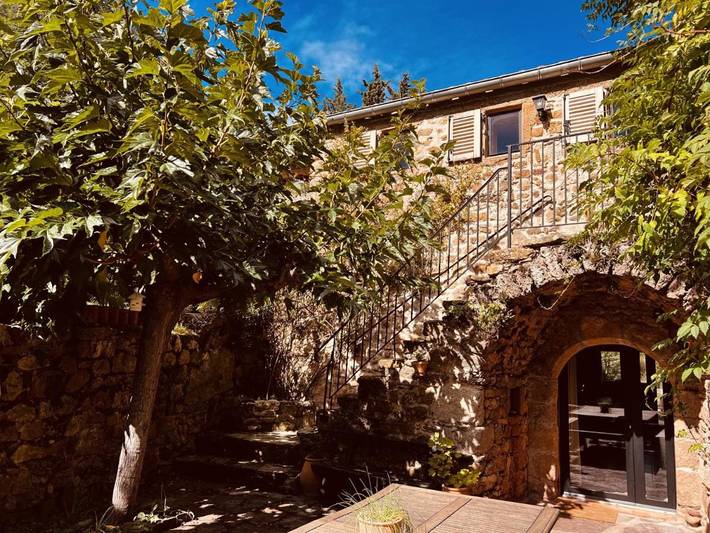 Location de vacances pour 8 personnes, avec piscine et jardin ainsi que vue et vue sur le lac à Liausson - 3