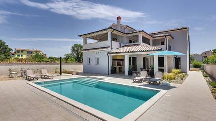 Villa für 9 Personen in Premantura, Südküste Istrien, Bild 1