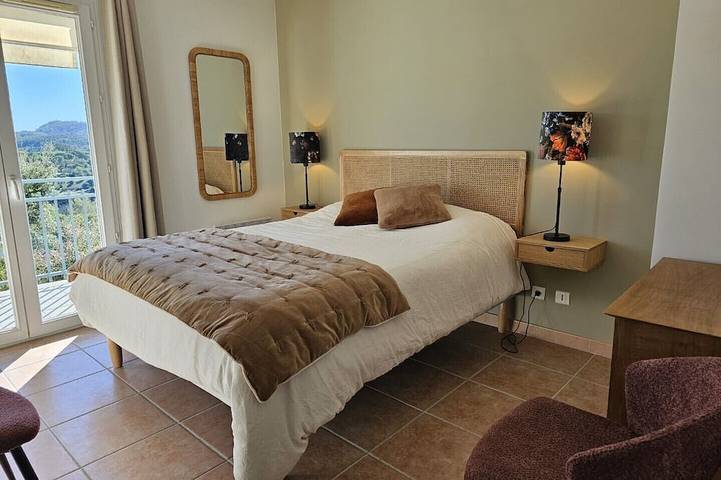 Location de vacances pour 6 personnes, avec piscine ainsi que balcon et jardin dans Golf et Tennis Club de Valescure - 4