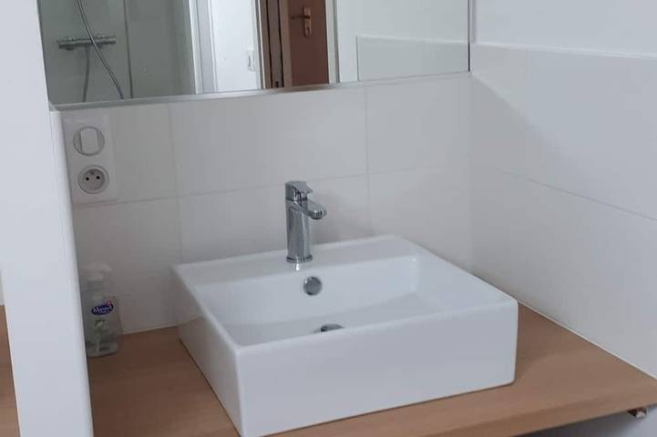 Location de vacances pour 6 personnes, avec terrasse ainsi que piscine et jardin dans Bellefont-La Rauze - 4