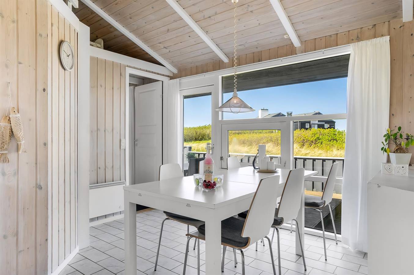 Nice home in Hjørring w/ Wifi, 3 Bedrooms and Indoor swimming pool in lønstrup, Hjørring Region