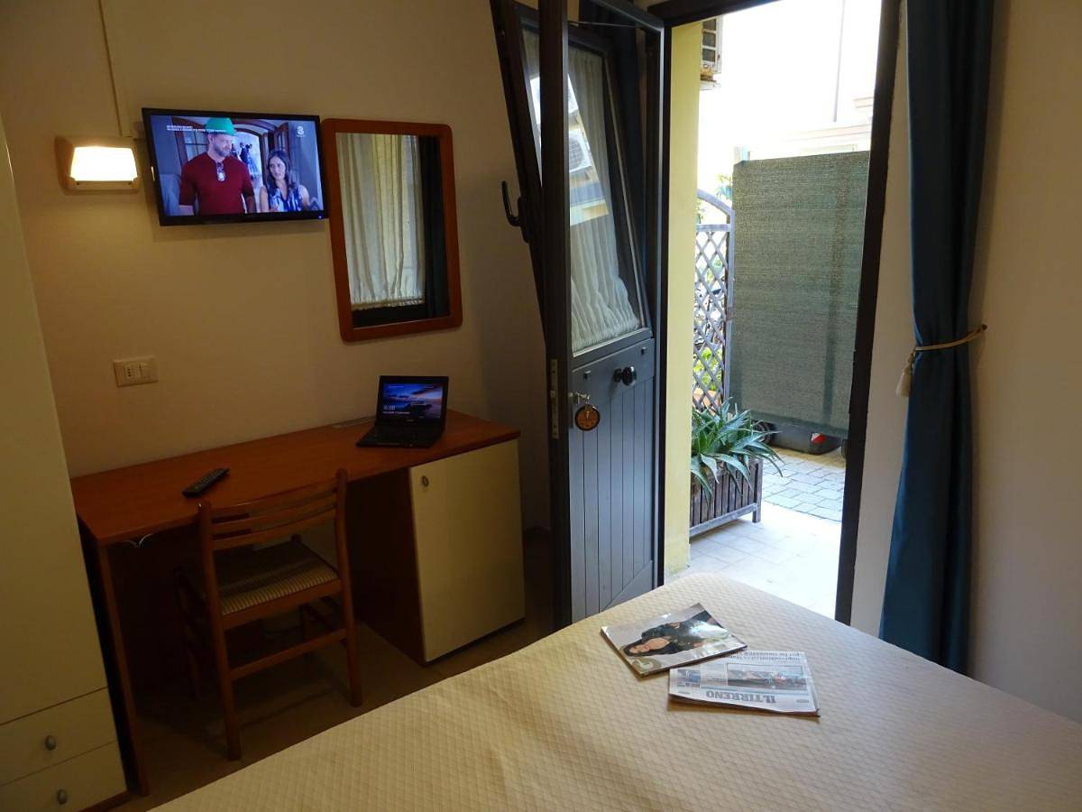 Small Double Room in Lido di Camaiore, Camaiore