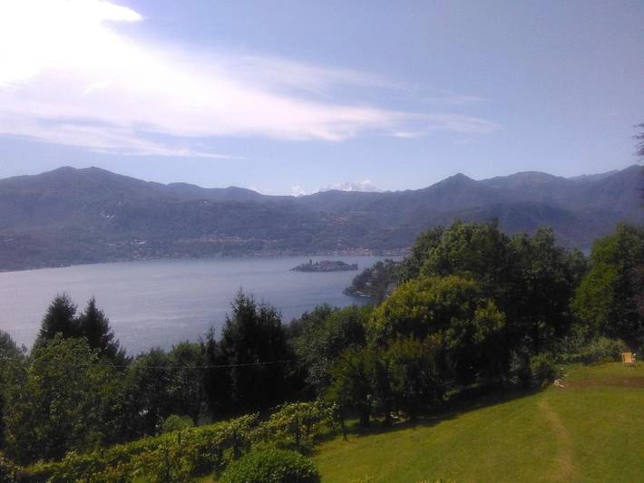 Ferienwohnung für 5 Personen, mit Balkon und Terrasse sowie Garten und Seeblick in Orta San Giulio