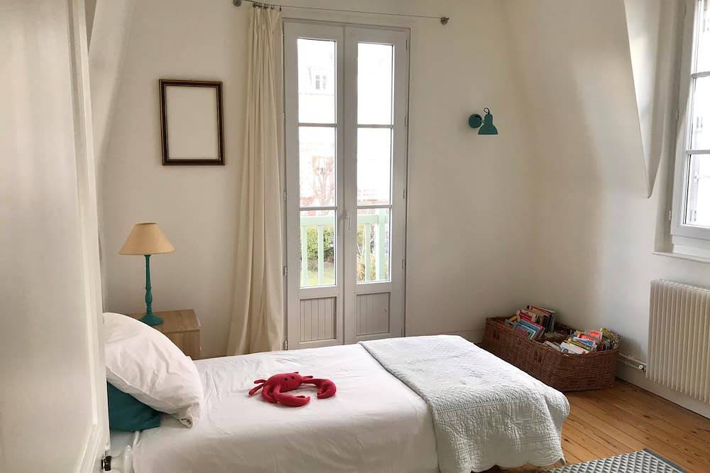 Maison De Charme Et Grand Confort - 6 Personnes  - 100 M Plage Avec Jardin in Houlgate, Région de Lisieux