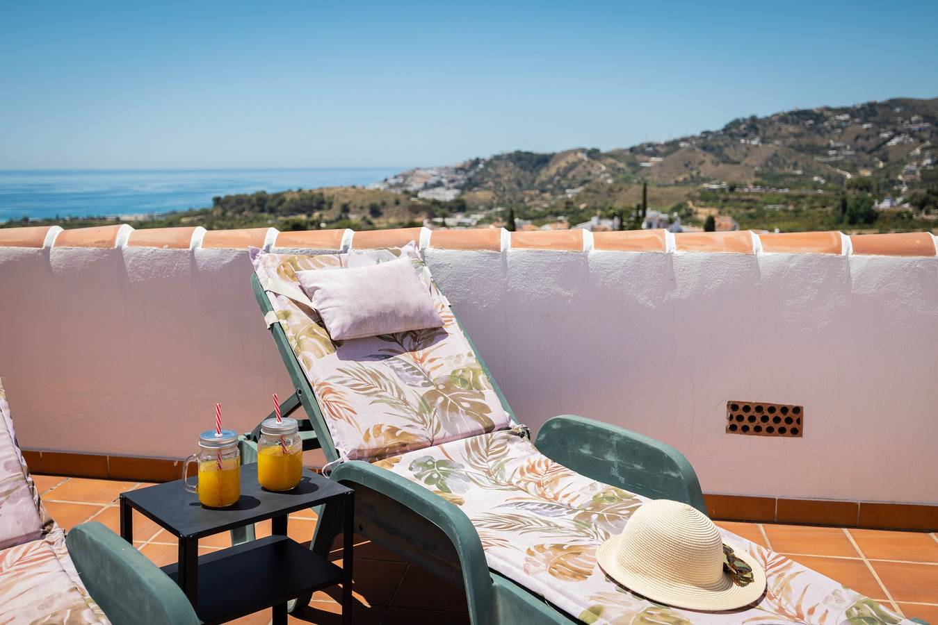 Casa Alborán with Jacuzzi, Billiard, Bbq & Sea view in Nerja, Costa del Sol