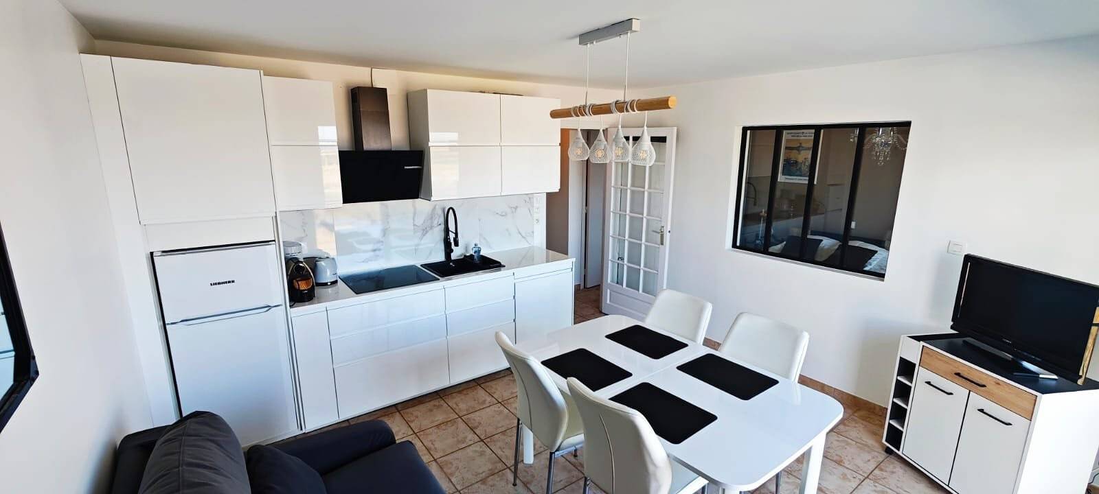 Apartamento entero, Apartamento 'T2 Frente al Mar' con Vistas al Mar, Balcón y Wi-Fi in Saint-Vaast-la-Hougue, Región de Cherbourg