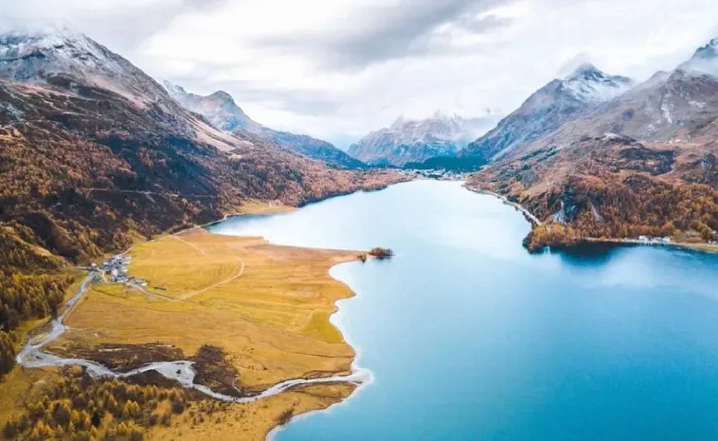 Entire holiday apartment, Magnificent view in the "Casa Bellavista Isola" in Bregaglia, Bernina-Alpen