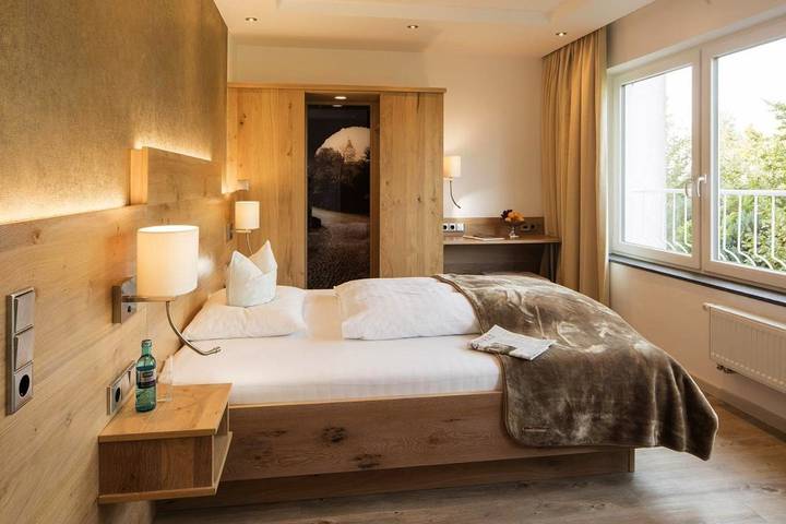 Hotel für 2 Personen, mit Balkon und Terrasse sowie Garten und Sauna in Nümbrecht - 4