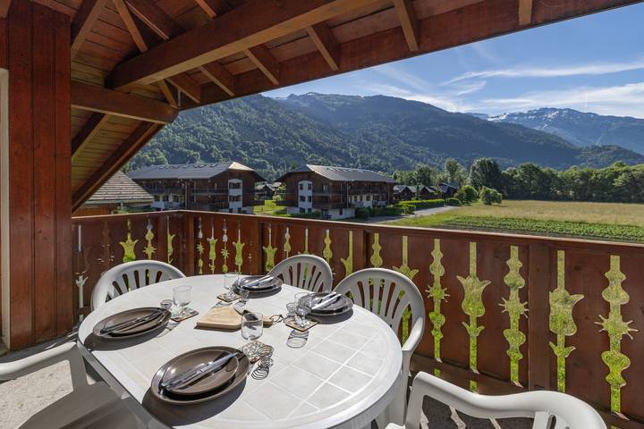 Ganze Wohnung, Appartement für 6–8 Personen in Samoëns – Pools, Balkon & Bergblick in Samoëns, Region Bonneville