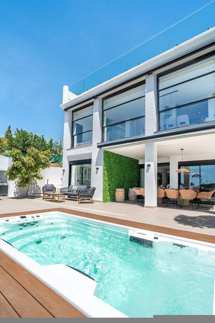 Chalet para 15 personas, con piscina y jardín, Familias con niños en Elviria