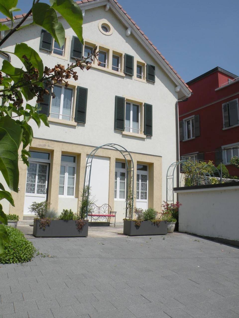 Guest house - Maison d'hôtes "Relais des Saars" in Neuchâtel, Lake Neuchâtel