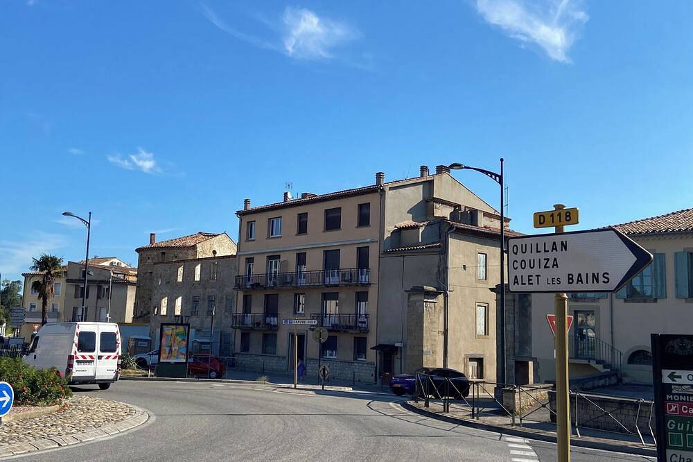 Entire apartment, Fully furnished apartment with parking. Hyper center. 3mn from the square. in Limoux, Limoux region