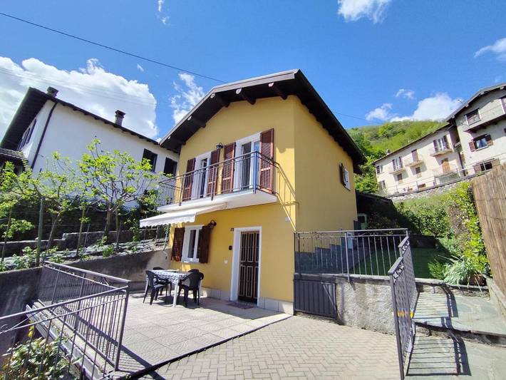 Location de vacances pour 9 personnes, avec vue ainsi que jardin et vue sur le lac, adapté aux familles à San Gregorio - 4