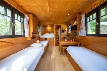 Camping pour 5 Personnes dans Chamberet, Parc Naturel Régional de Millevaches en Limousin, Photo 3