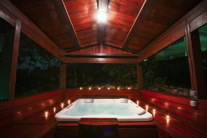 Villa pour 14 personnes, avec terrasse et jacuzzi ainsi que piscine et jardin, animaux acceptés à Salou - 4