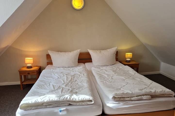 Cottage für 7 Personen, mit Terrasse und Garten in Middelhagen - 2