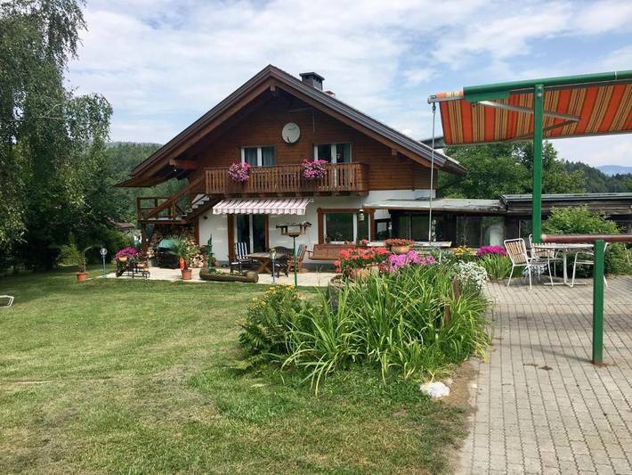 Ferienwohnung für 4 Personen, mit Balkon und Terrasse sowie Garten und Ausblick