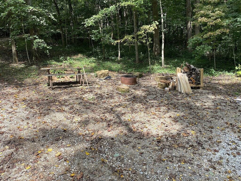 Cozy 1 bedroom w/ loft log cabin . 7 miles to French Lick, 15 to Patoka Lake! in Dubois County