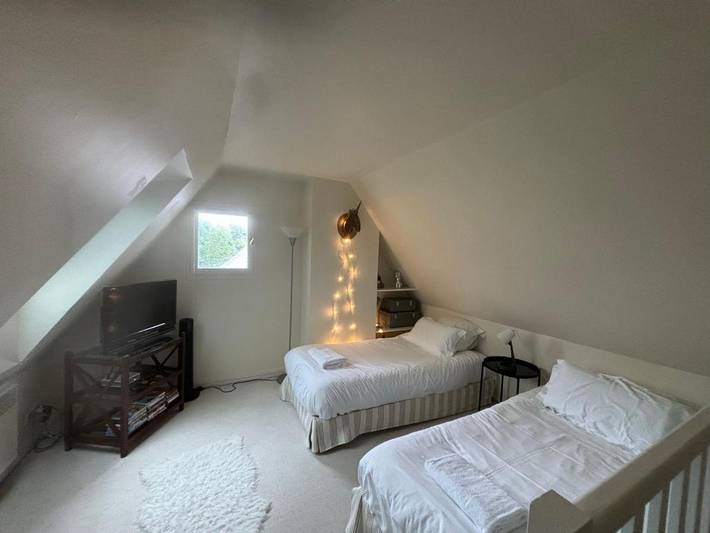 Gîte pour 4 personnes, avec balcon ainsi que vue et piscine à Saint-Arnoult - 4