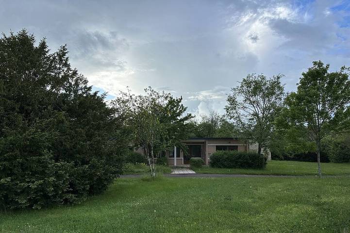 Location de vacances pour 14 personnes, avec jardin, animaux acceptés à Saint-Pierre-de-Maillé