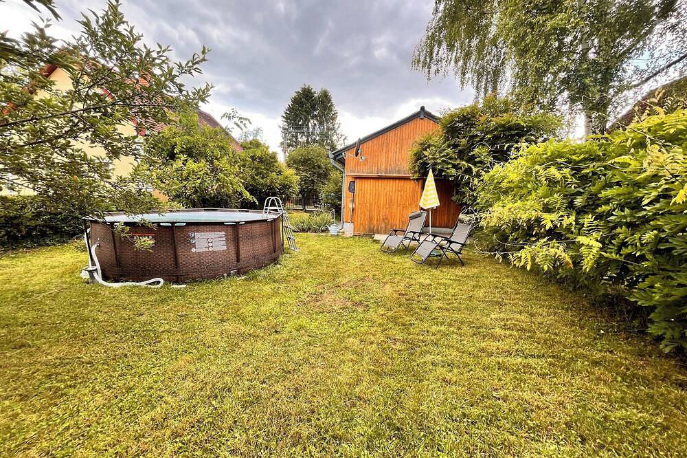Freistehendes Ferienhaus beim Wellnessbad mit eingezäuntem Garten und Terrasse in Dombowa, Komitat Tolnau