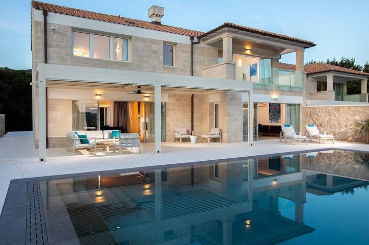 Villa for 6 people, with Balcony and Garden in Cavtat