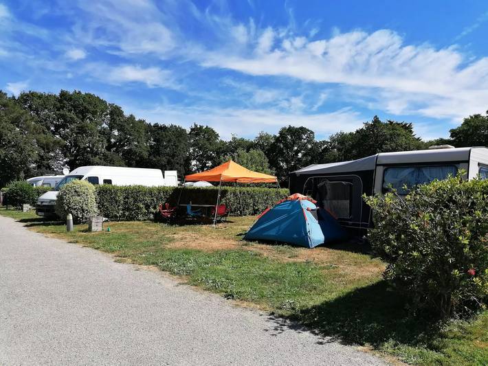 Ganze Wohnung, Cabadienne 2 Personen in Pont-Scorff, Côte des Mégalithes
