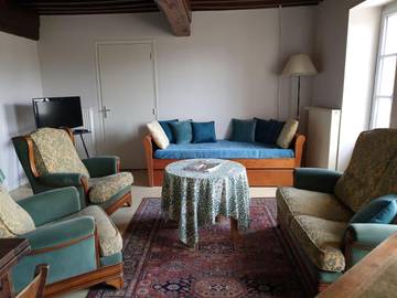 Gîte pour 8 personnes, avec jardin et jacuzzi, animaux acceptés à Saint-Léger-Vauban