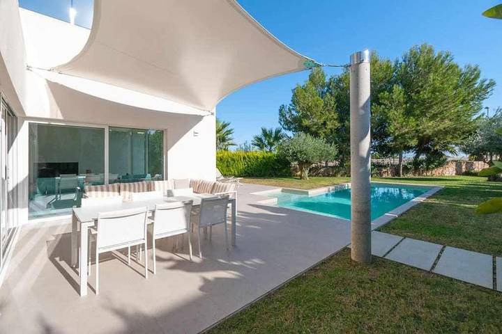 Chalet para 7 personas, con Terraza y Jardín además de Piscina y Vistas en San Miguel de Salinas
