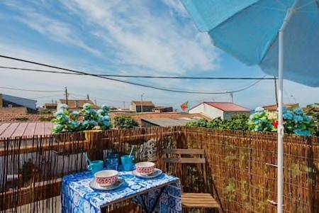 Location de vacances pour 2 personnes, avec vue et jardin à Apúlia - 2