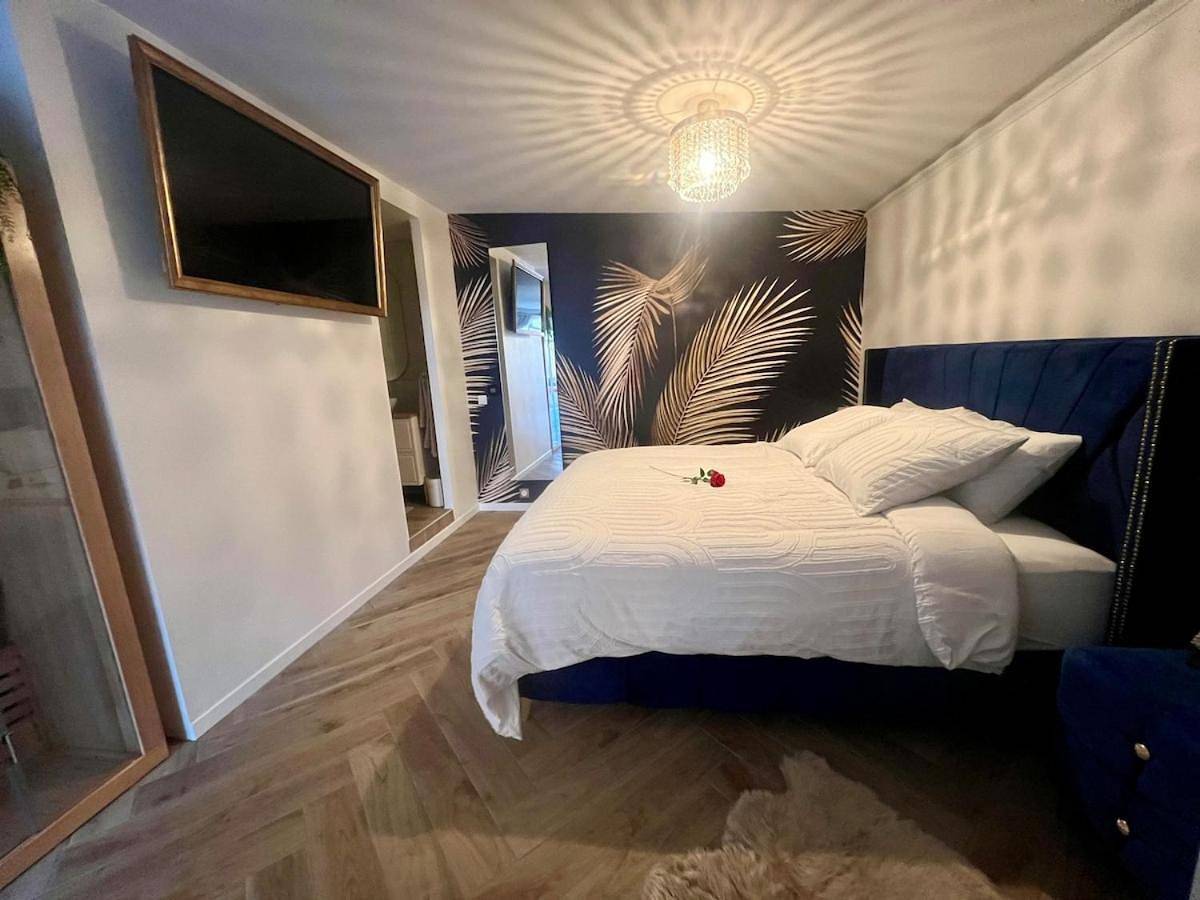 Appartement entier, One-Bedroom Apartment in La Verrière, Yvelines