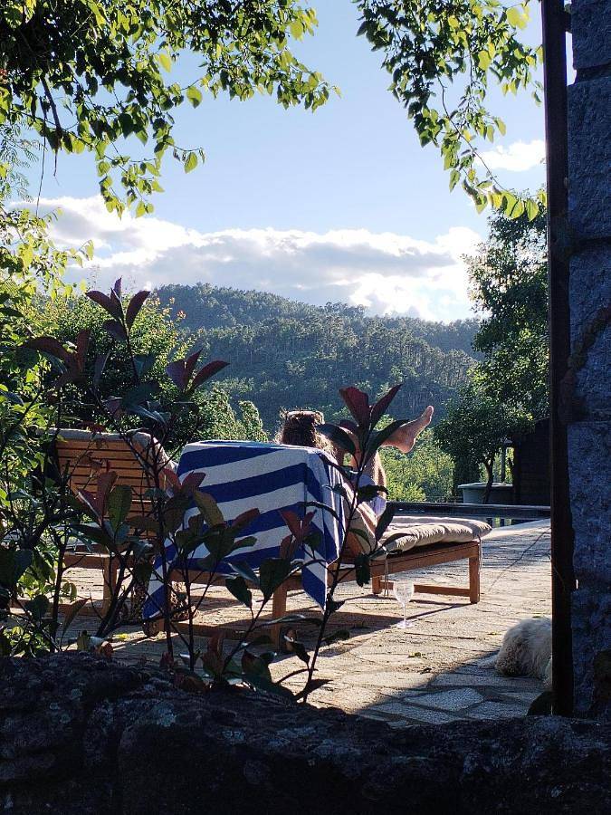 Location de vacances pour 9 personnes, avec vue ainsi que piscine et jardin, adapté aux familles à Gagnières - 3