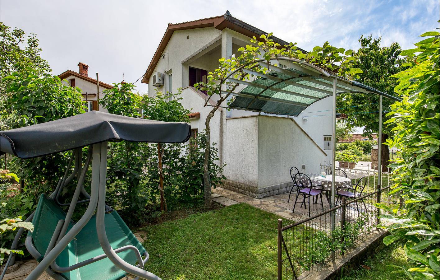 Ganze Ferienwohnung, Gemütliche Ferienwohnung mit WLAN, Terrasse und Parkplatz in Küstennähe in Općina Matulji, Opatija Riviera