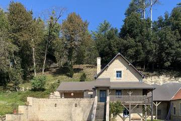 Gîte pour 6 personnes, avec jardin et terrasse à Cravant-les-Côteaux
