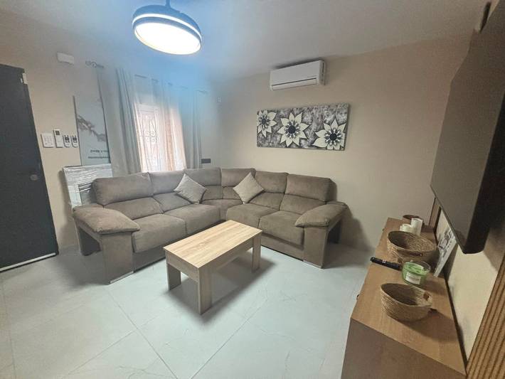 Holiday Home 'Casa Grande Fuengirola' with Private Terrace, Wi-Fi and Air Conditioning in Fuengirola Centre, Fuengirola