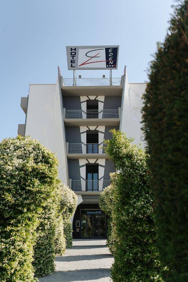 Hotel per 3 persone, con giardino - 1