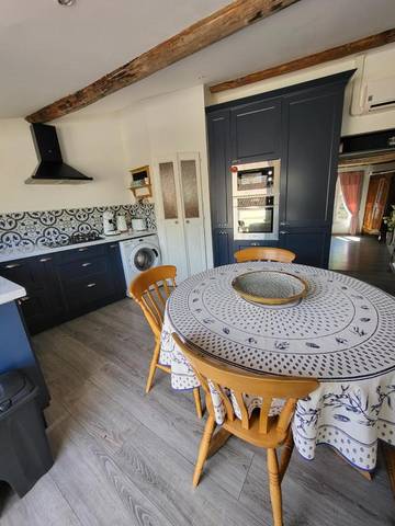 Gîte pour 2 personnes, avec vue et terrasse à Sarrians
