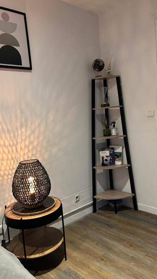 Appartement entier, One-Bedroom Apartment in Élancourt, Yvelines