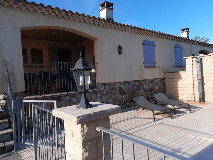 Gîte pour 6 personnes, avec piscine à Les Vans