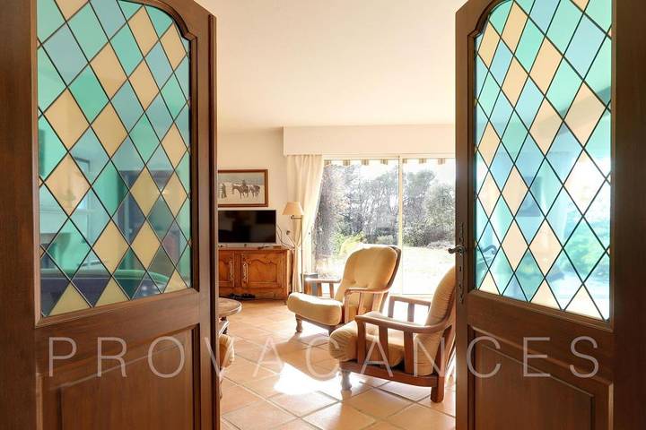 Location de vacances pour 8 personnes, avec balcon/terrasse et piscine à Tourrettes - 3