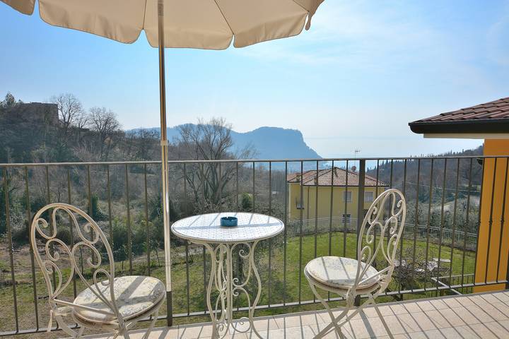 Ferienwohnung für 2 Personen, mit Seeblick und Balkon in Garda - 2