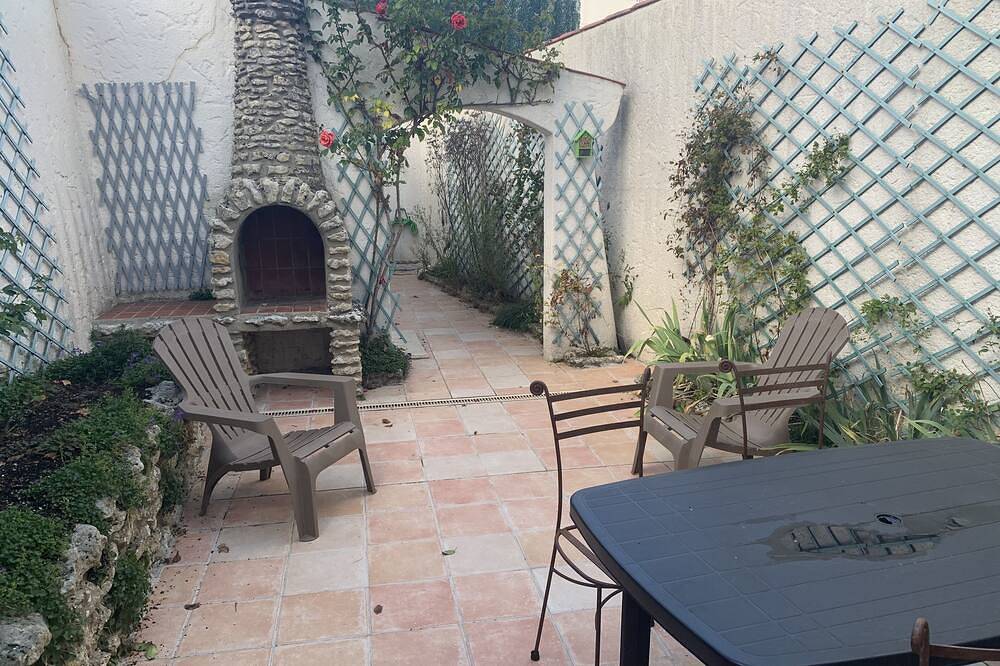 Two-storey house, vacations, cures and business trips in Saujon, Côte de Beauté