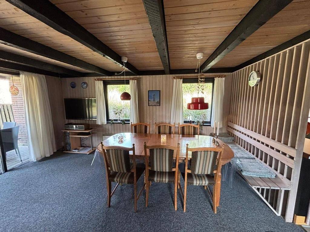  Stråtækt dobbeltmuret Ikke Ryger stenhus i to etager ikke langt fra Blåvand by og stranden. in Blåvand, Région de Varde