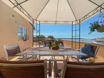 Ferienwohnung für 6 Personen, mit Balkon in Novigrad