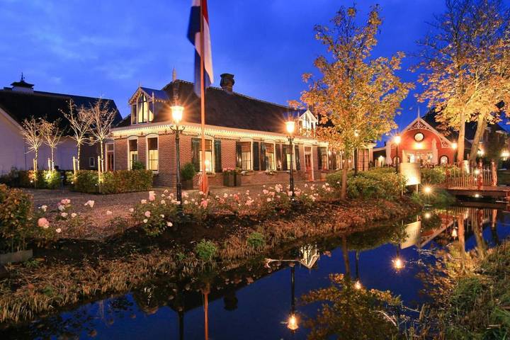 Hotel voor 2 personen, with Whirlpool and Terras as well as Tuin and Uitzicht in Vinkeveen