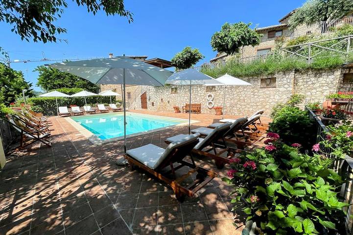 Agriturismo voor 5 personen, with zwembad and tuin as well as balkon in Spoleto