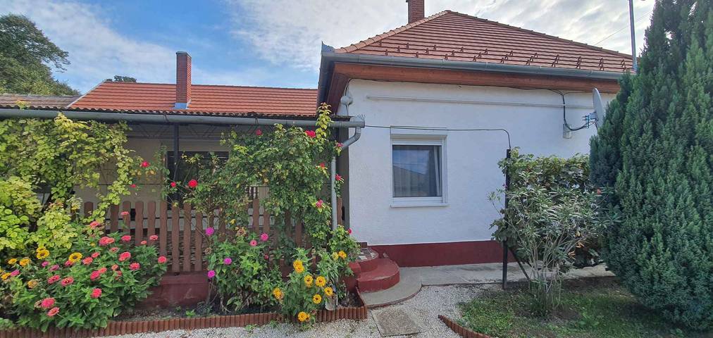 Ferienhaus mit gemütliche Terrasse und Klimaanlage in Balatonbereny, Plattensee Südufer